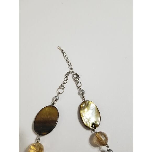 Fourteen inch brown beaded necklace with a three inch extension b95 - Picture 3 of 6